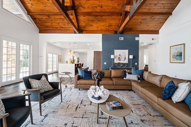 Photo - Houston Lake Apartments