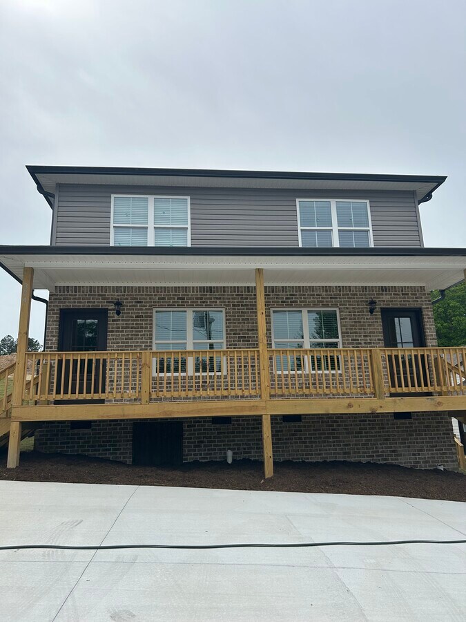 Photo - 304 Warrenfells St