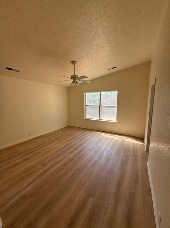Photo - Charming and functional 3-Bedroom 2-Bath near Kirtland Air force base