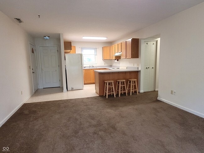 Photo - 250 Locust Ln