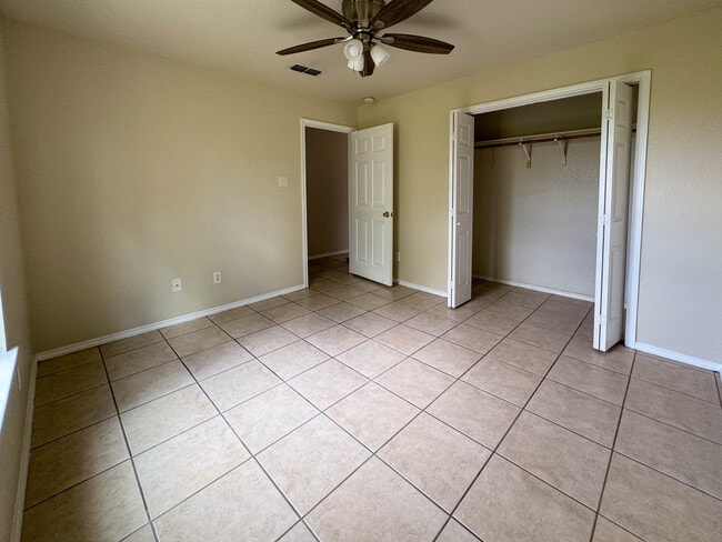 Photo - 120 Ramon Cardenas Dr Unidad A