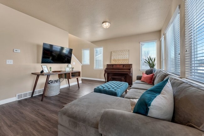 Photo - 3234 W Desert Lily Dr