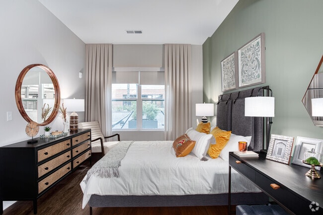 1BR, 1BA - 779 SF
