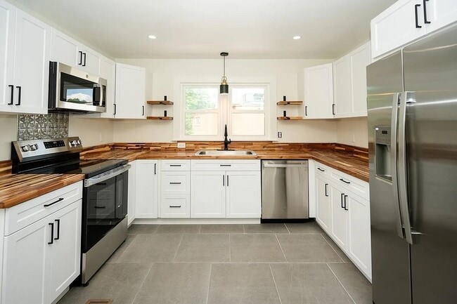 Photo - 3351 Black Oak Cir