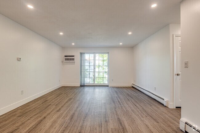 2BR, 1BA