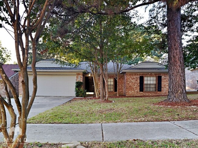 Building Photo - 225 Bedford Ln