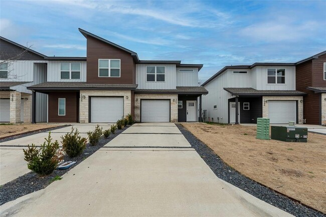 Photo - 1952 Royal Loop Townhome