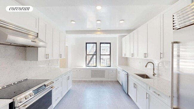 Building Photo - 210 E 68th St Rental