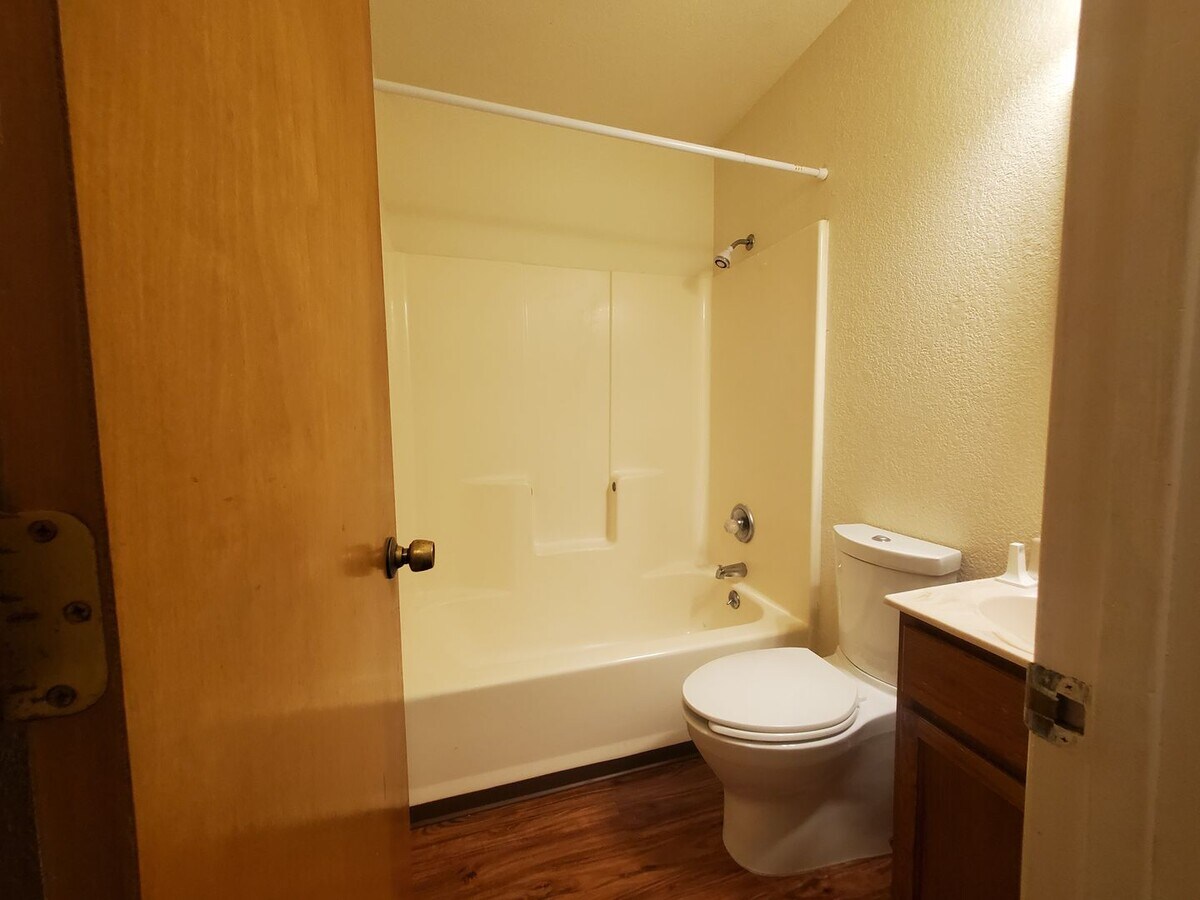 Photo - Freshly Updated 2 Bed Apartment Unit D