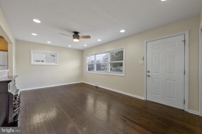 Building Photo - 244 Pomona Ave