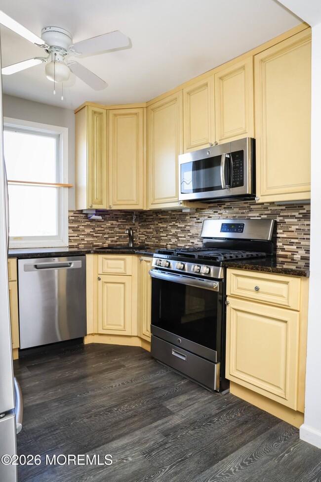 Photo - 320 Lorillard Ave