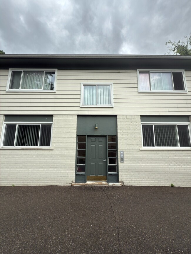 Photo - 525 E Woodland St Unit Apt. D
