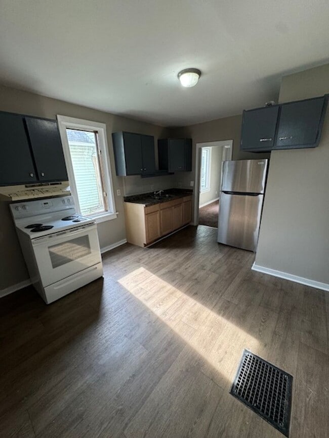 Photo - 612 Walnut St Unit Apt. 100