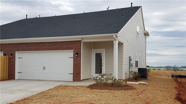 Photo - 215 Scenic Rd