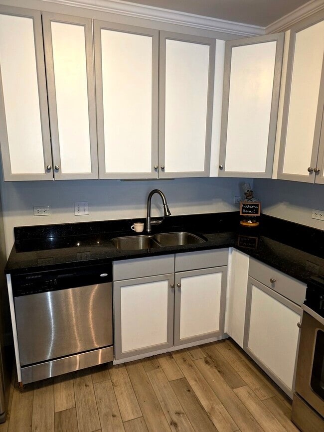 Photo - 1101 S State St