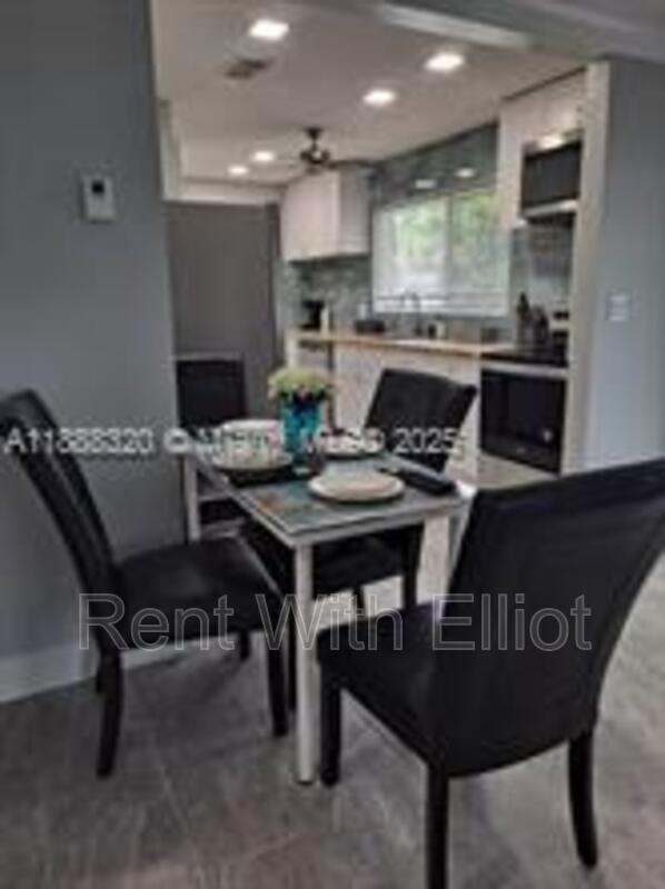 Photo - 2242 Polk St