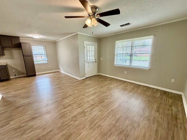 Photo - Comfortable 3-Bed Home with Fenced Backyard