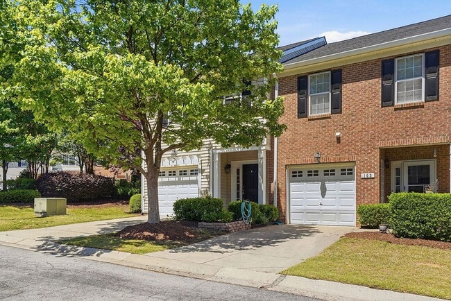 Photo - Beautiful 3 bedroom Townhome Living in Apex, NC