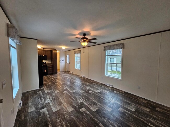 Photo - 708 Maple Dr