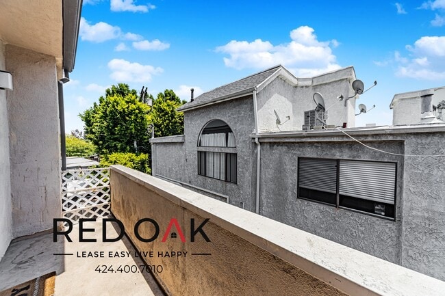 Photo - 10741 Moorpark St Unidad 27