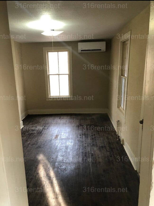 Photo - $1100  - 3 bed 1 bath - Single Family Home