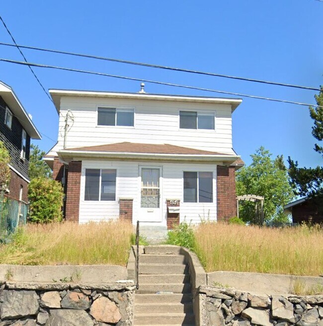 Building Photo - 1–454 Burton Avenue · Sudbury · 1 Bed | 1 Bath · All-Inclusive Unit 1