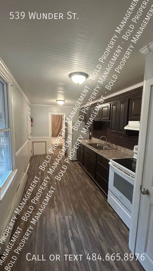 Photo - 539 Wunder St