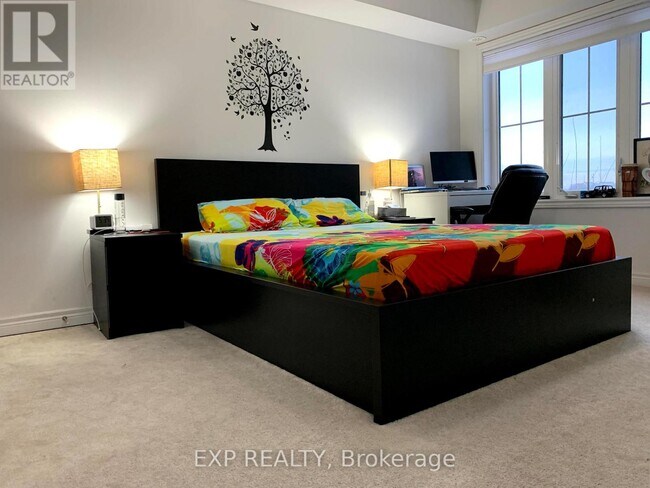 Photo - 2450 Post Rd