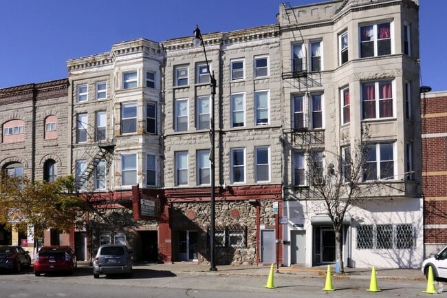 Building Photo - 1854 S Blue Island Ave Rental