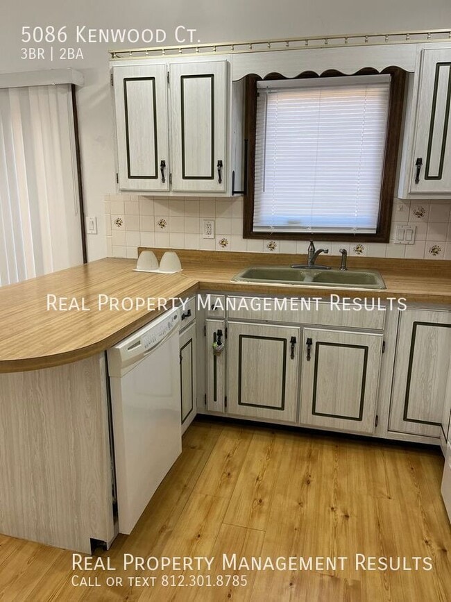 Photo - 5086 Kenwood Ct