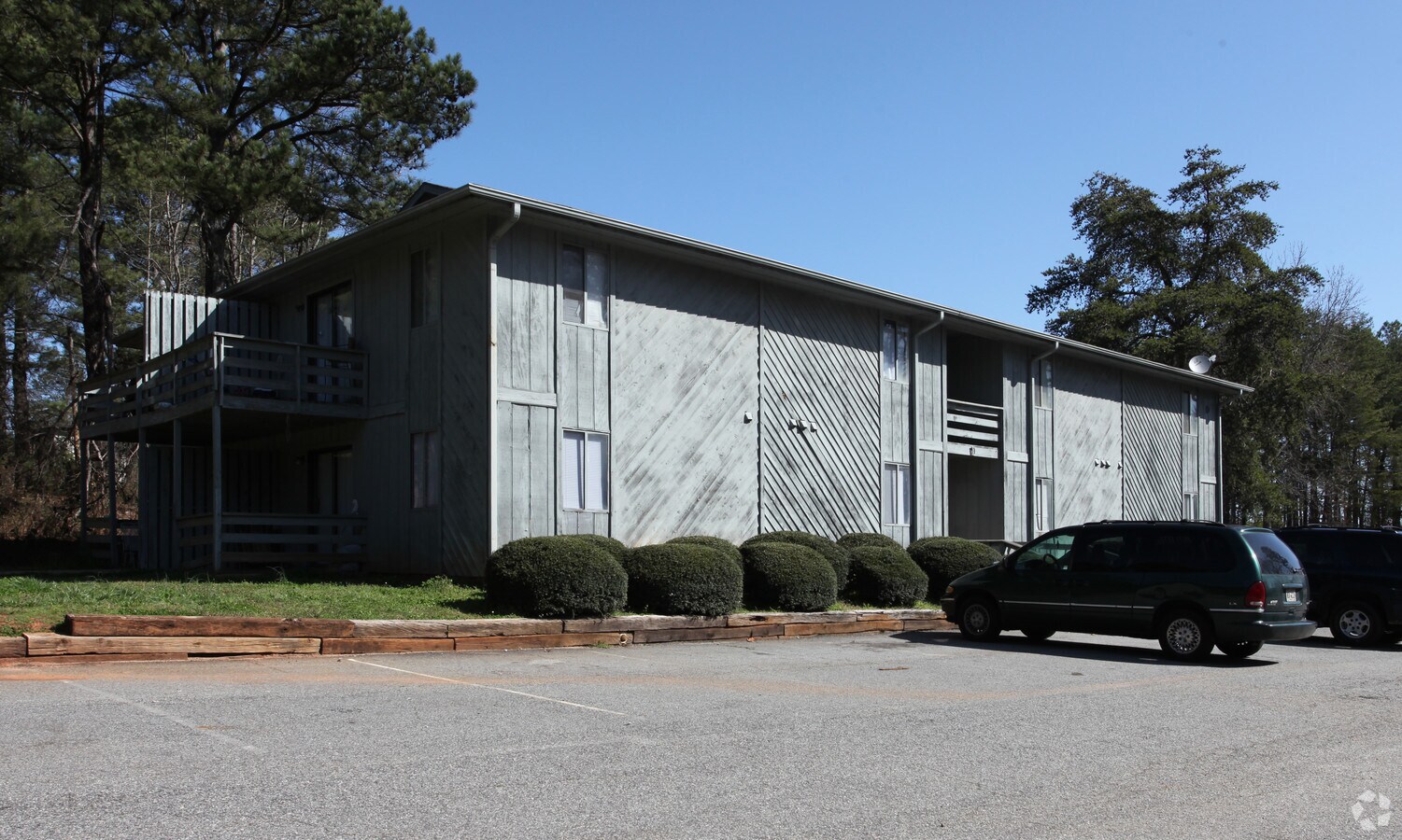 Photo - Holly Creek Apartments