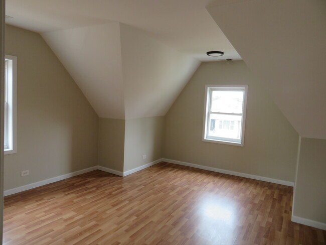 Photo - 6957 W Fletcher St