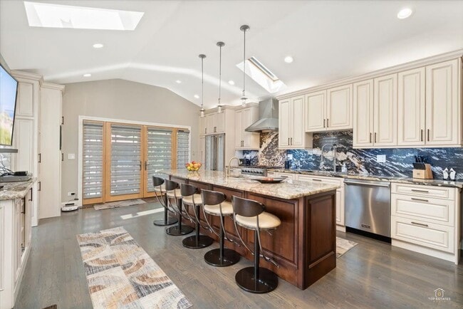 Photo - 1052 Margret St