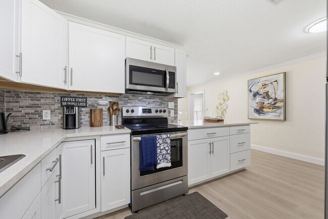 Photo - 9565 Carbondale Dr W