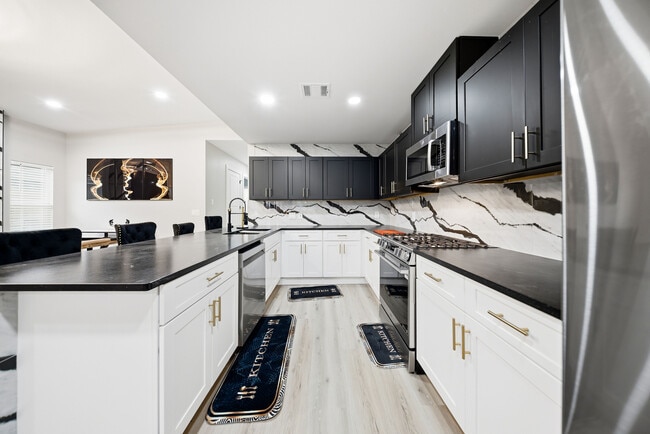 Photo - 5207 Cortelyou Ln