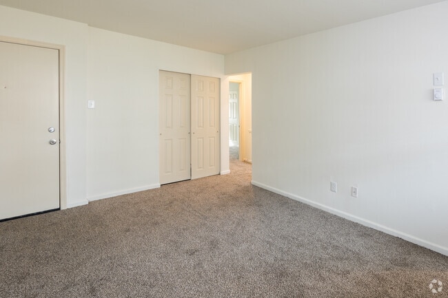 1BR, 1BA - 640SF
