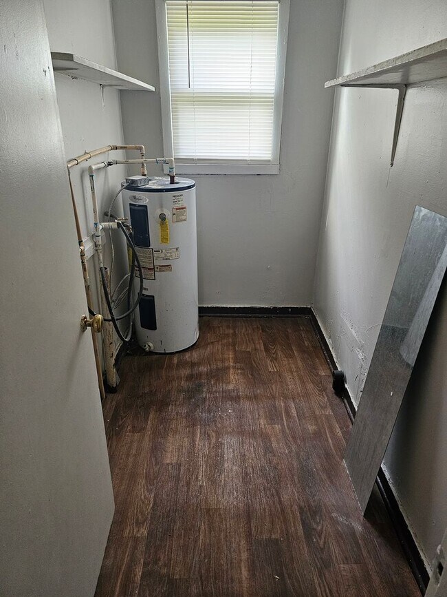 Photo - 3 bdrm 1 bath ready to rent