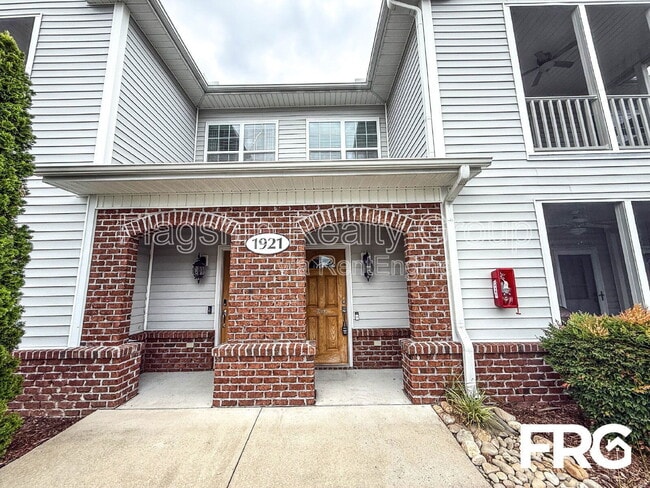 Photo - 1921 Covengton Way