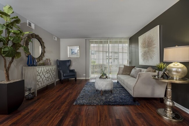 Lakeside Apartments