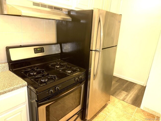 Building Photo - 181 Pearsall Dr Unit 6H