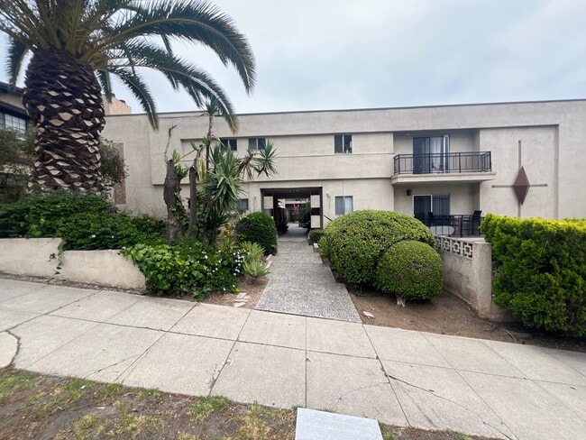 Photo - 10350 Almayo Ave