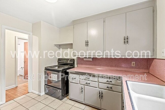 Building Photo - 4925 Crittenden Ave