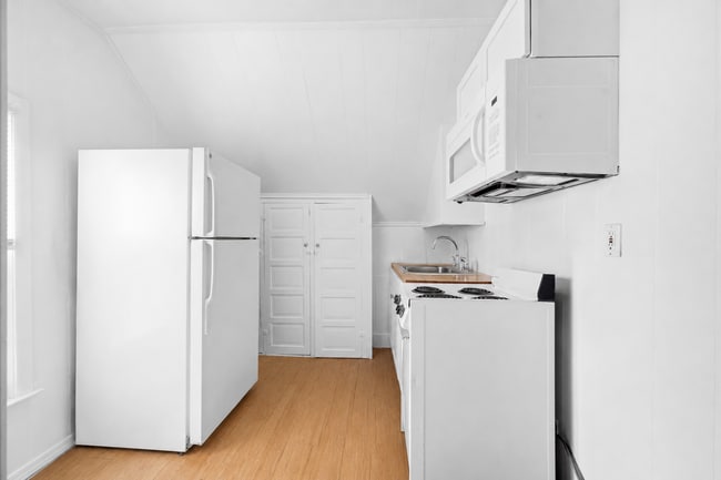 Photo - 1511 E Harry Ave