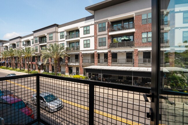 Photo - 927 S Howard Ave Unidad 10