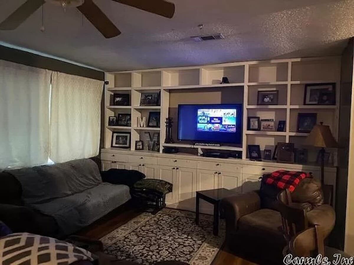Photo - 203 Lynn Ln