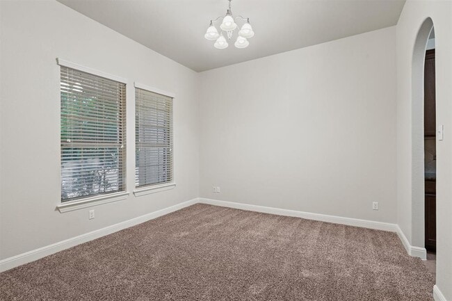Photo - 706 Harwood Dr