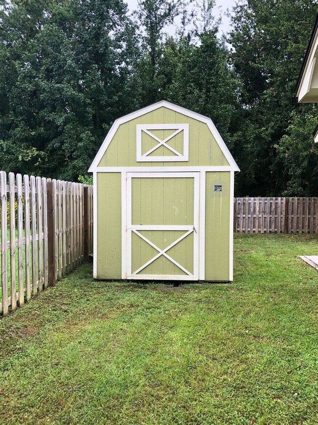 Photo - 3/2 home with a fenced in yard!