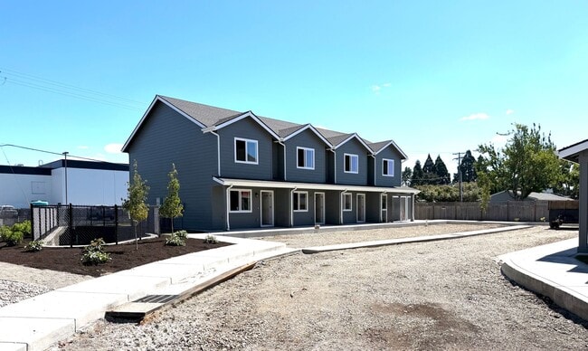 Photo - 2673-2687 S Cloverleaf Loop Unit 2673