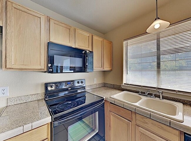 Photo - 5603 Thunderbird St