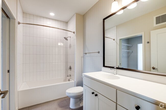 1BR, 1BA - 686SF - Spruce - The 85 at Midland Terrace